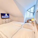 Klassik Appartement mit 1 Schlafzimmer und Balkon im Dachgeschoss 184