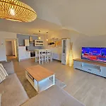 Klassik Appartement mit 1 Schlafzimmer und Balkon im Dachgeschoss 184