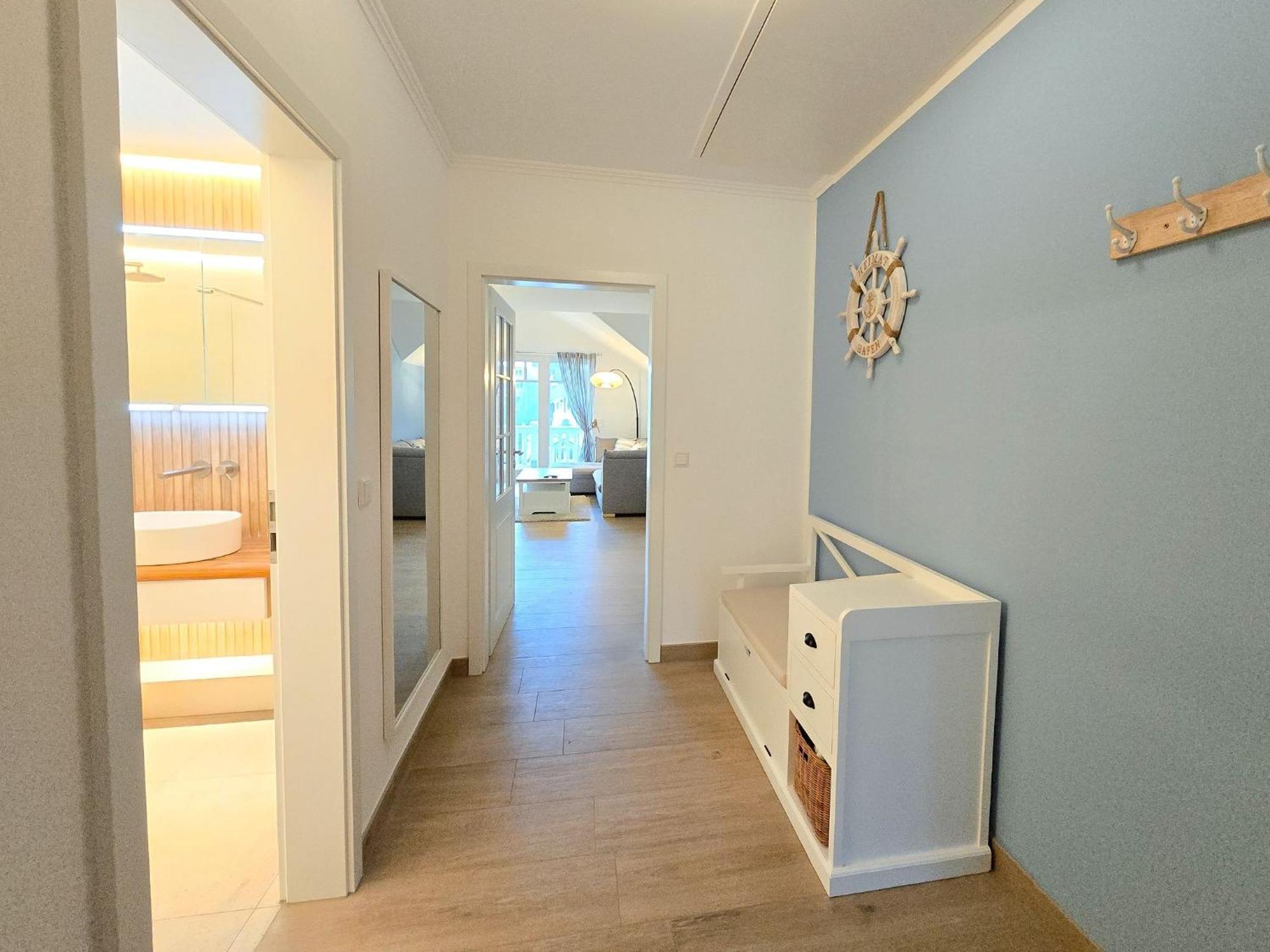 Klassik Mit 1 Schlafzimmer Und Balkon Im Dachgeschoss 184 Apartment *